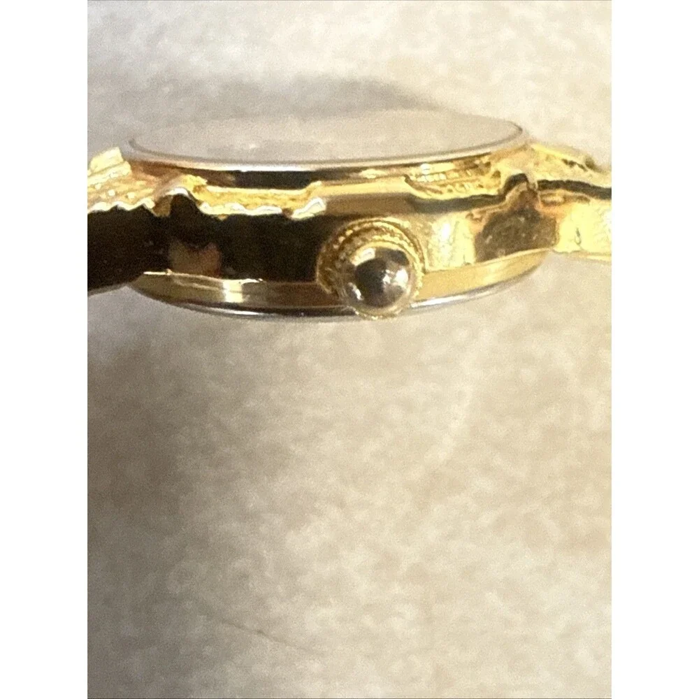 Vtg Medana ROYALE Ladies Diamond Gold Tone Nugget Style Watch 7.5